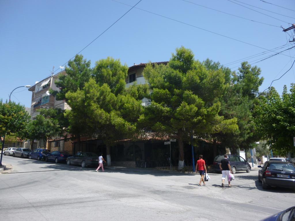 Joy Hotel Sarandë Exteriör bild