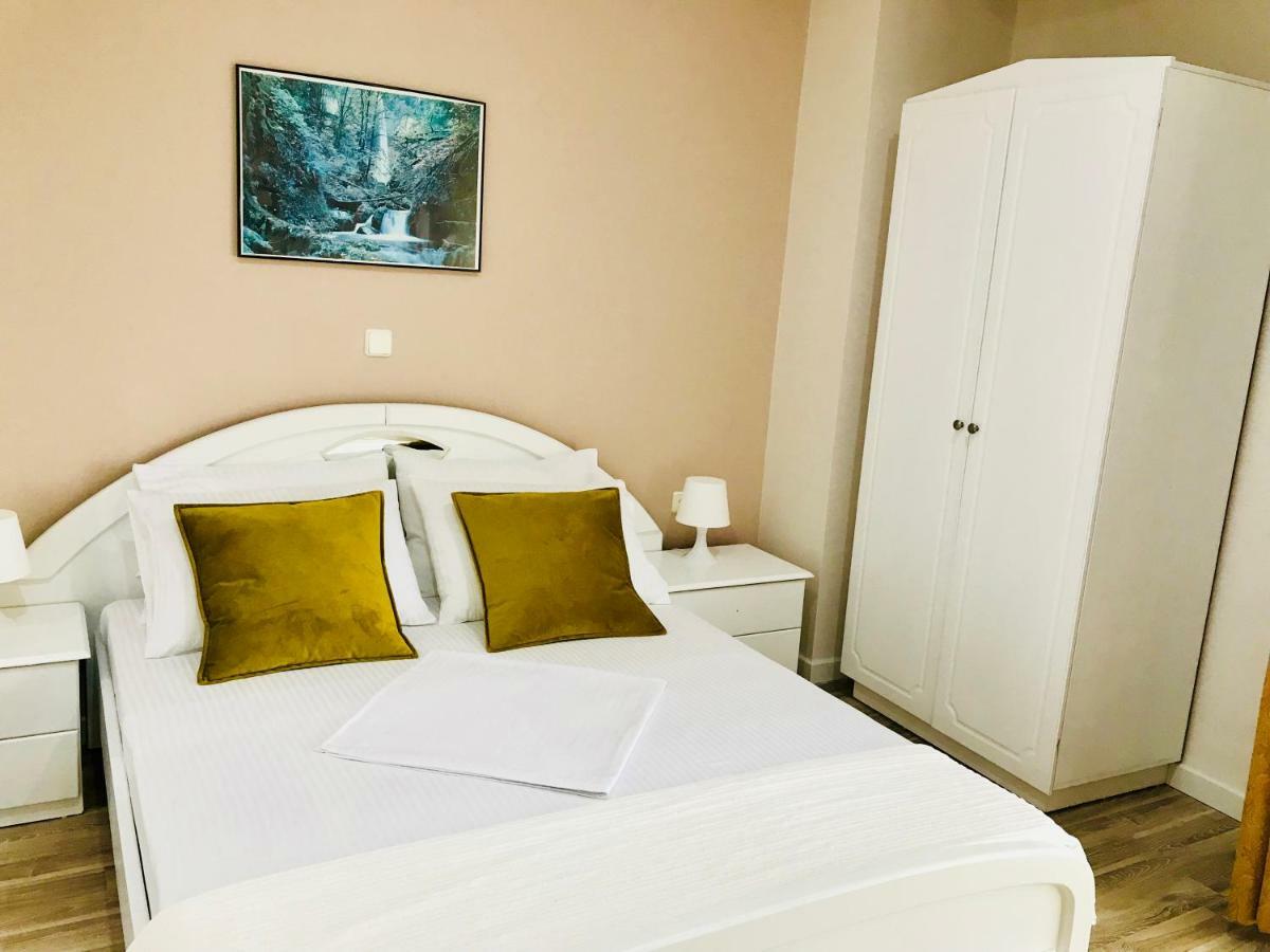 Joy Hotel Sarandë Exteriör bild