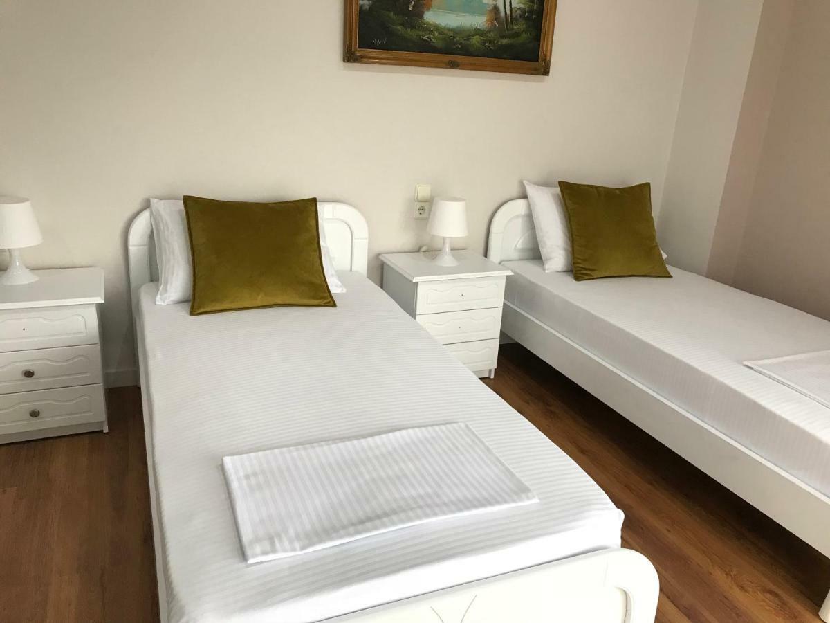 Joy Hotel Sarandë Exteriör bild